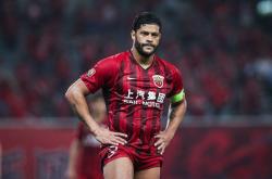 包含上港球员胡尔克领先联赛射手榜，成为球队进攻核心的词条