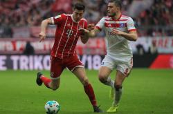 汉堡球队在主场踢平对手，状态平稳