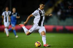 尤文图斯客场大胜阿贾克斯，积分榜领跑的简单介绍