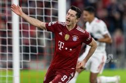 莱万压哨进球，拜仁慕尼黑晋级