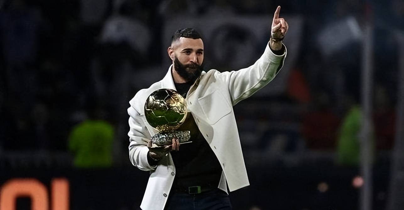 包含皇家马德里宣布续约本泽马至2024年，表态支持主帅安切洛蒂的词条