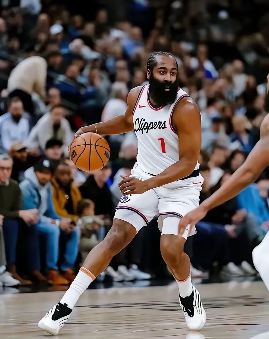 关于快船队再遭遇交易传闻,球员情绪波动风波频发的信息 关于快船队再遭遇交易传闻,球员情绪波动风波频发的信息