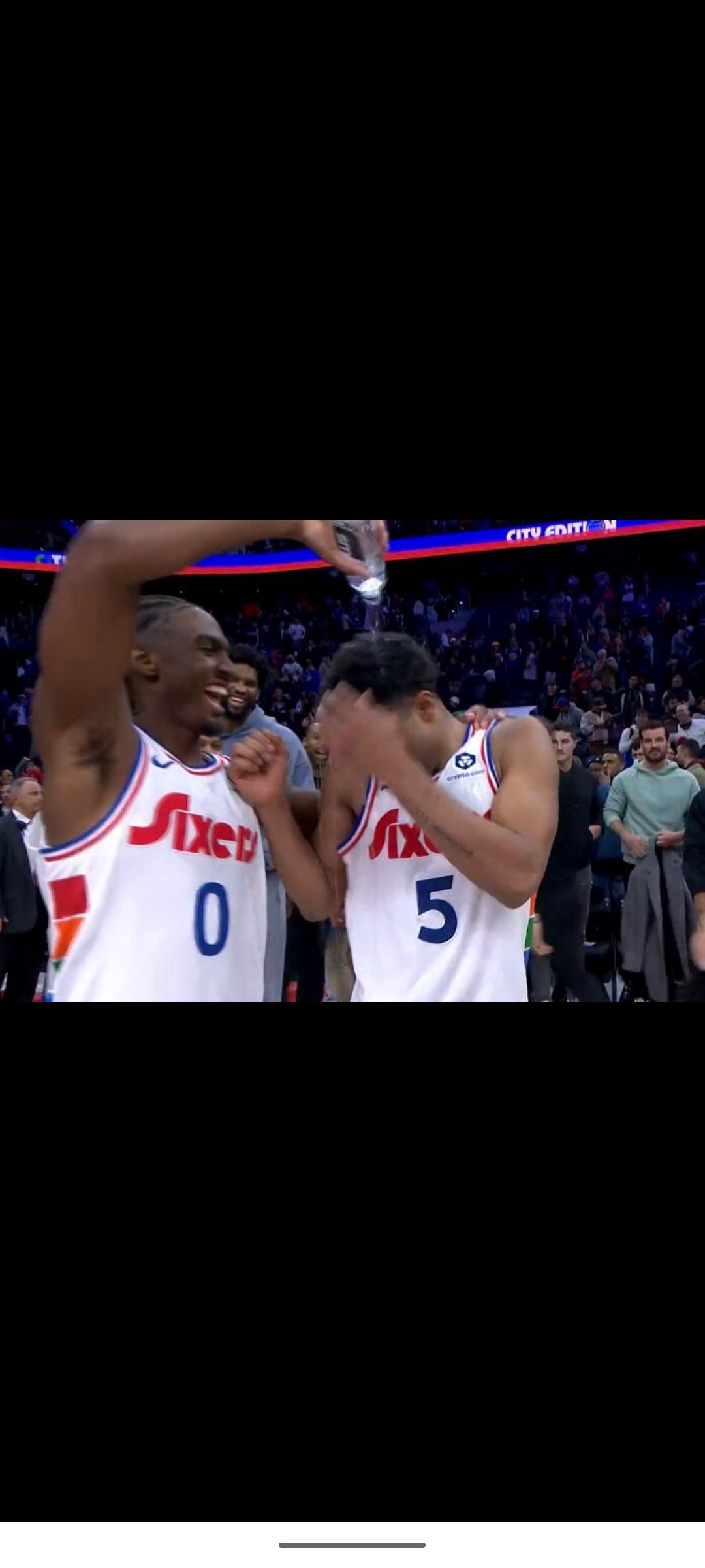 勇士再战76人,主场取得胜利 勇士再战76人,主场取得胜利