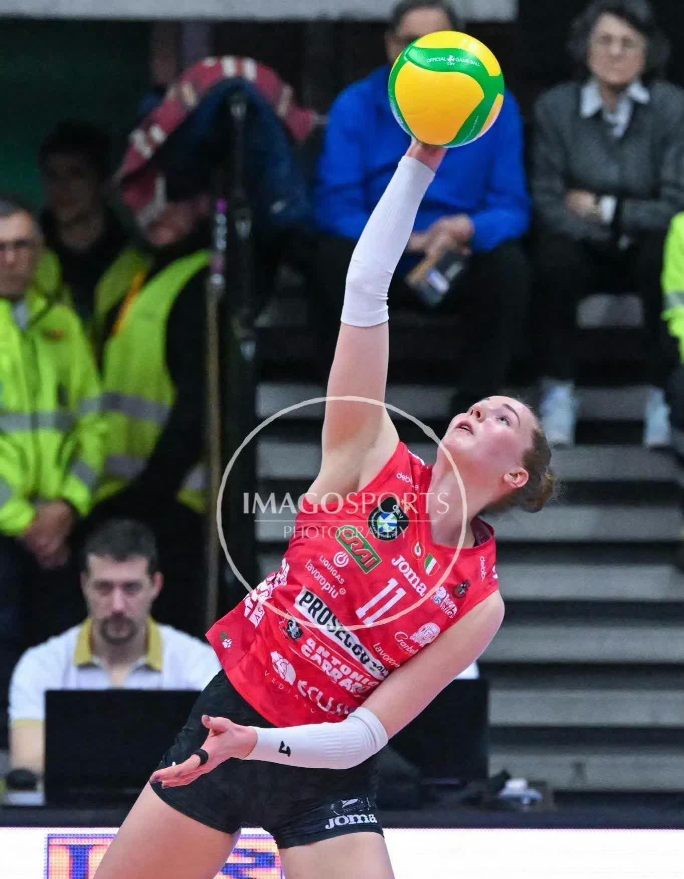 意大利女选手实力过人,勇夺金牌的简单介绍 意大利女选手实力过人,勇夺金牌的简单介绍