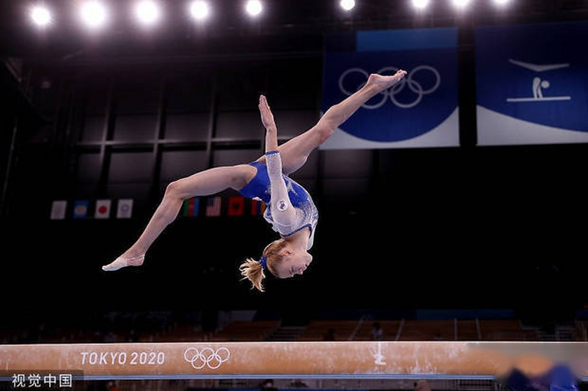 体操精英集结，争夺最高荣誉