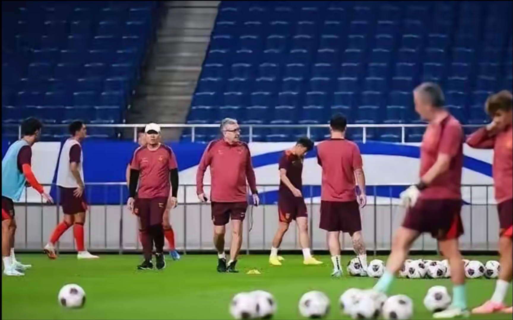 球队高层爆发严重争执，影响团队凝聚力