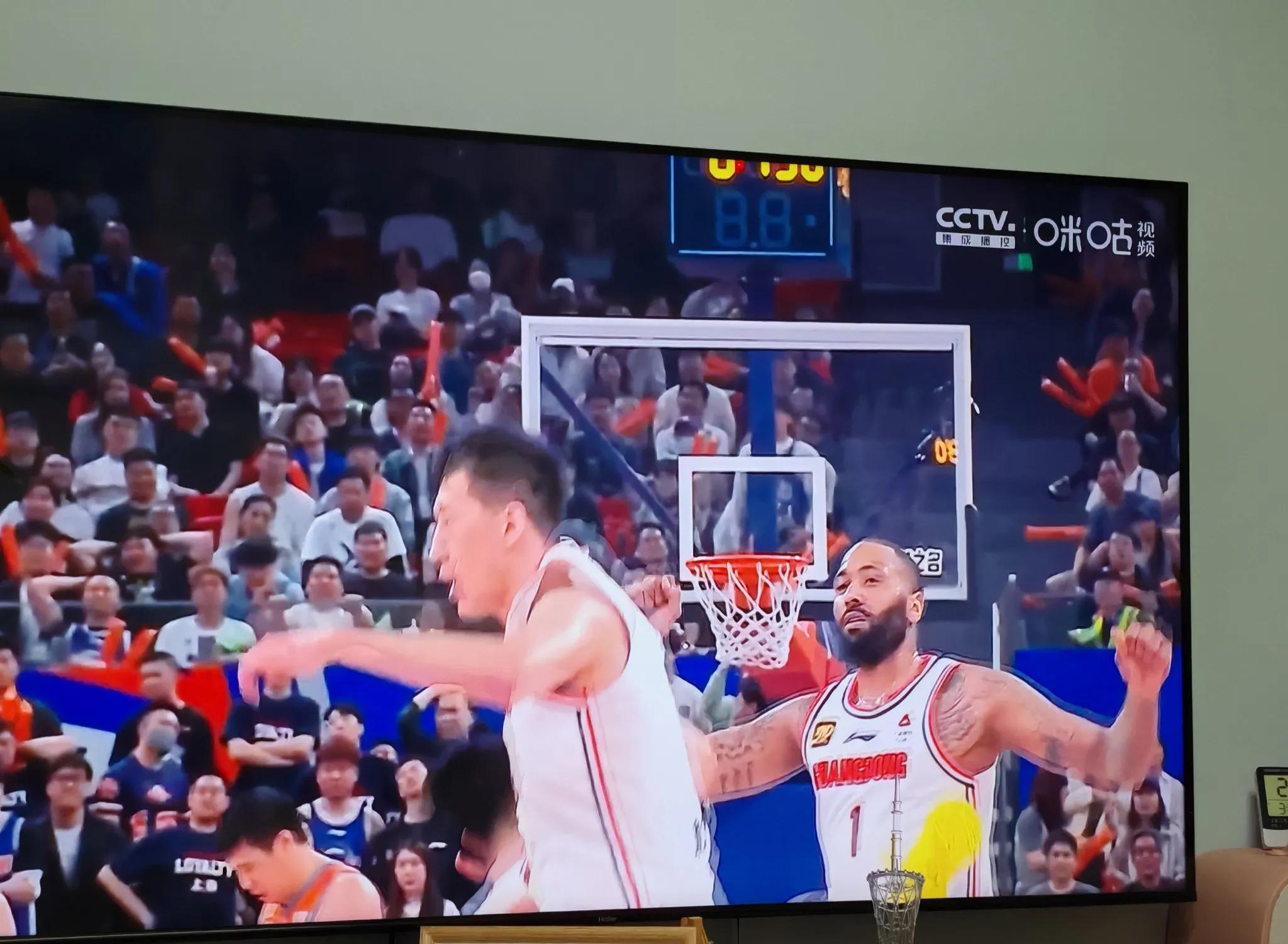 球员拼尽全力，全场都是惊喜