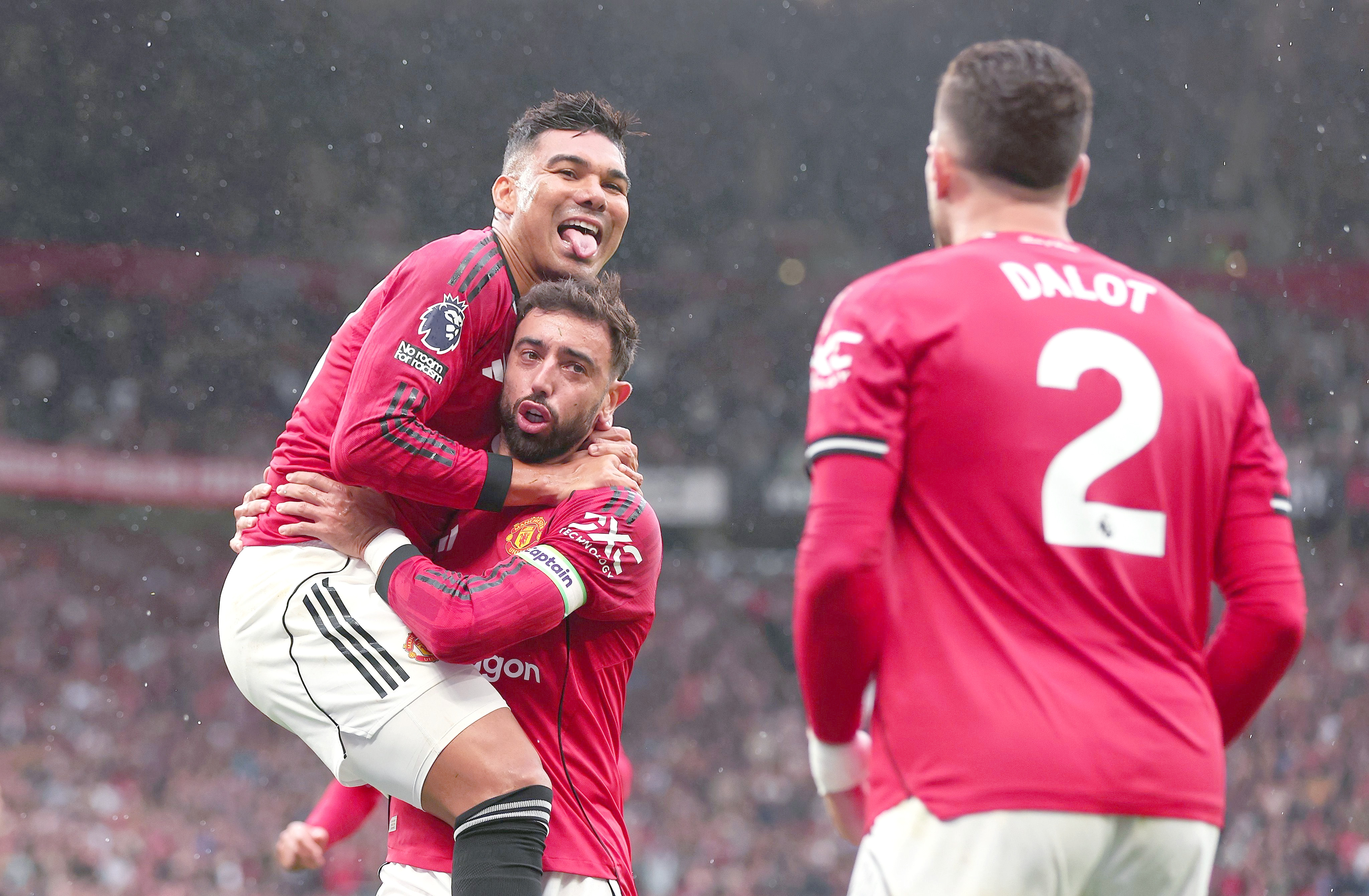 曼联中场发挥稳定，实现胜利的简单介绍