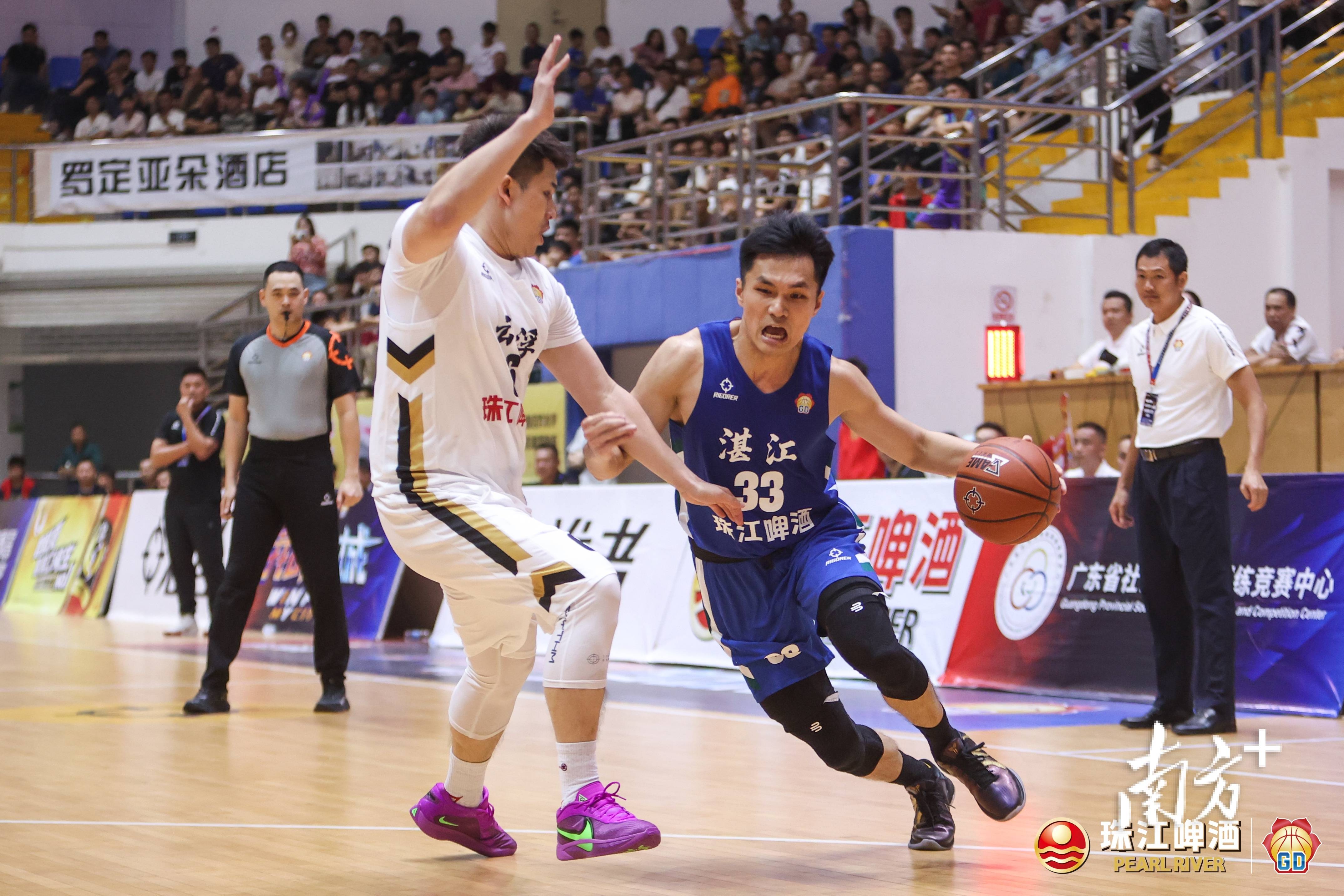 篮球大赛马上要开始,各国队伍全力备战 篮球大赛马上要开始,各国队伍全力备战